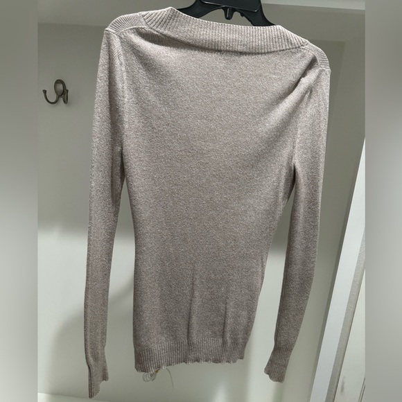 Express V-Neck Cream Sweater - Size M - Picture 4 of 4